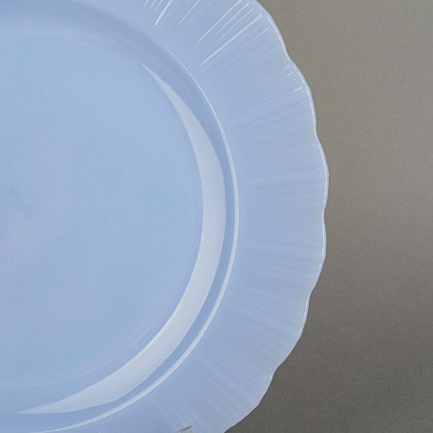 PYREX Delphite Blue 28 Pieces